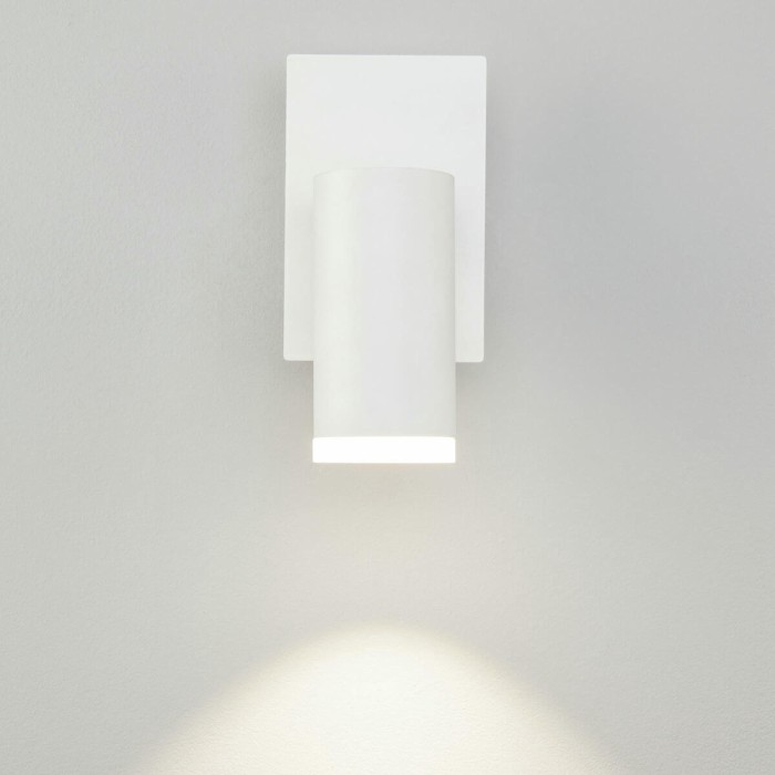 Настенный светодиодный светильник Eurosvet 20067/1 LED белый